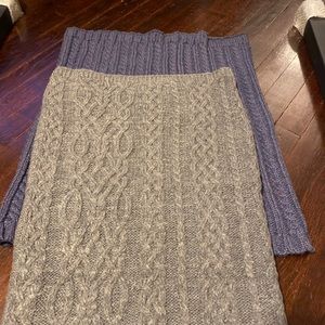 2 neck scarfs